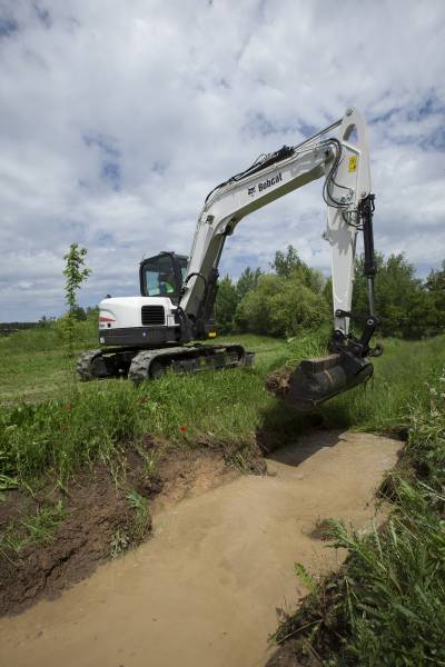 Pelle Bobcat E85
