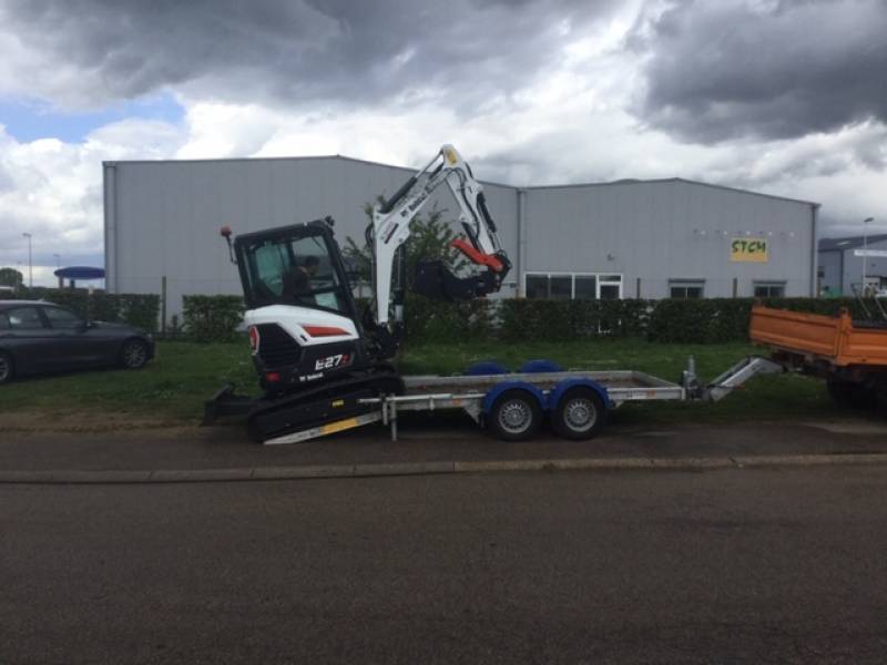 Livraison client pelle E27Z