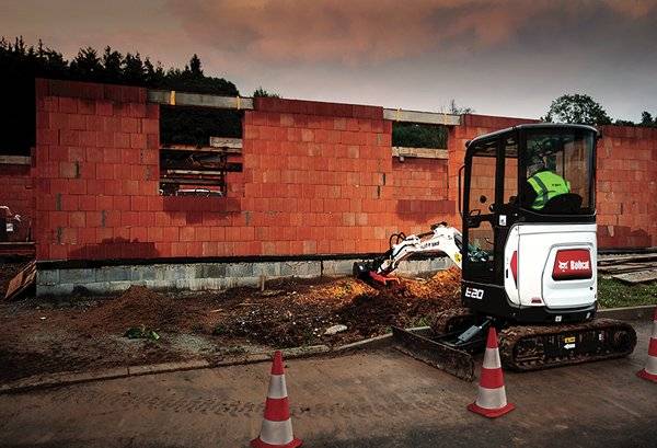 Où acheter une mini pelle E20 Bobcat en Normandie
